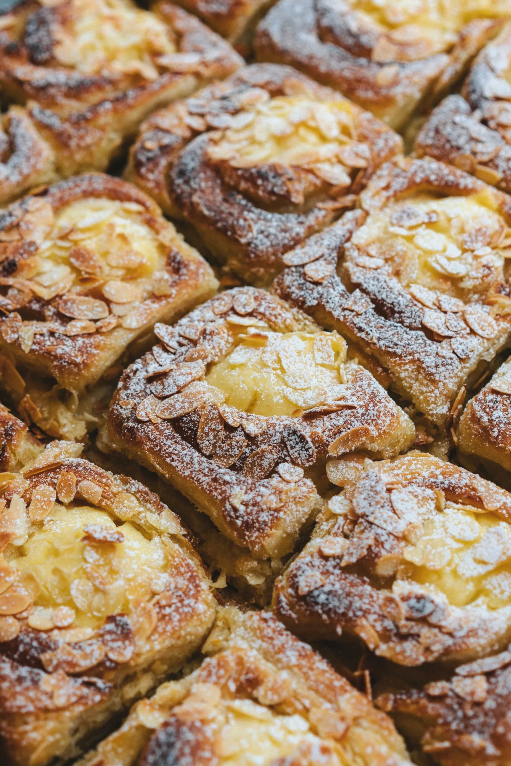 Picture showing the famous pastery called Köpenhamnare