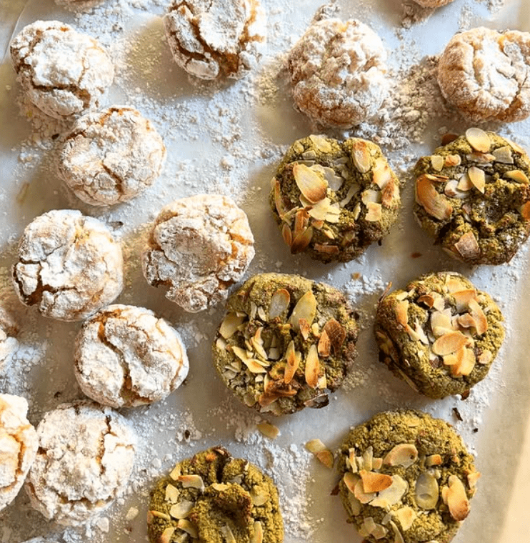White and green cookies